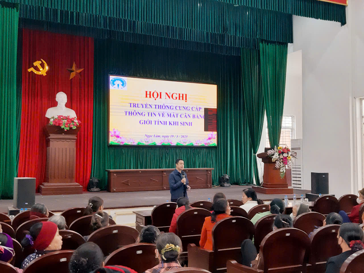 Truyền thông cung cấp thông tin về giới, giới tính và mất cân bằng giới tinh khi sinh tại cơ sở